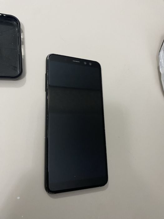 Samsung A8 Продам