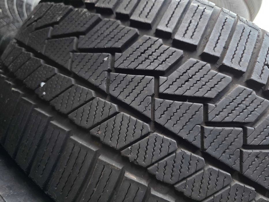 2бр Зимни гуми 225 40 19 - Continental Runflat BMW - DOT 2022