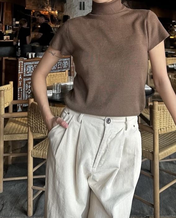 Брюки молочного цвета