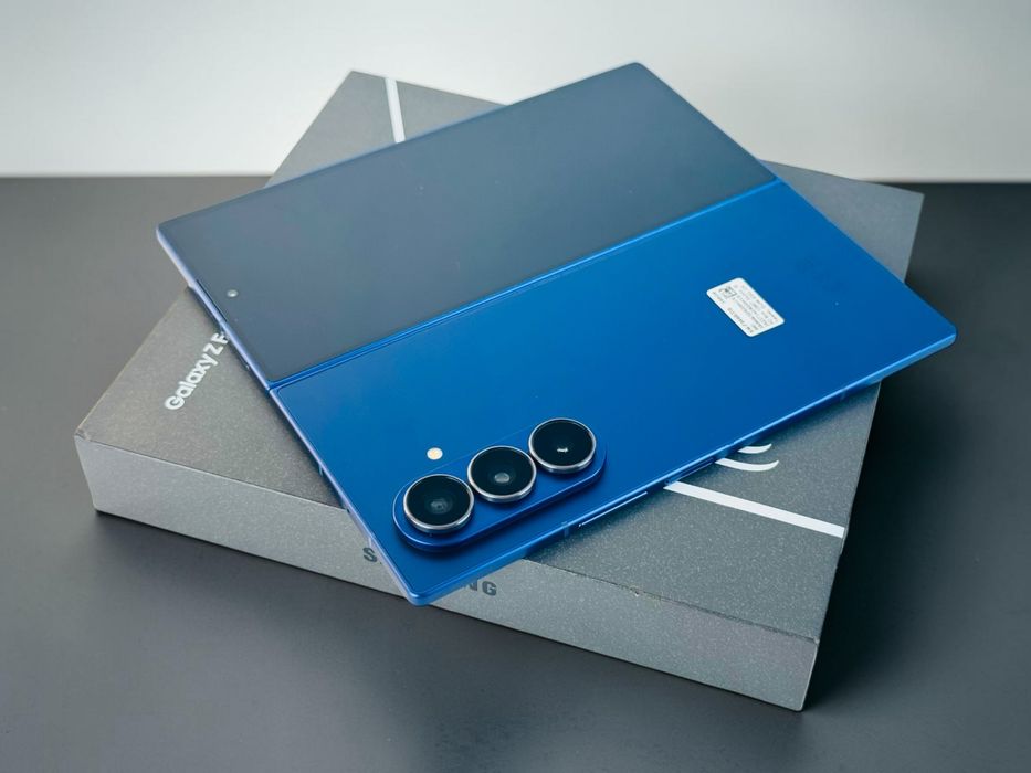 Samsung Galaxy Z Fold 7 5G 256GB 12RAM Blue Shadow Перфектен! 100% Батерия!