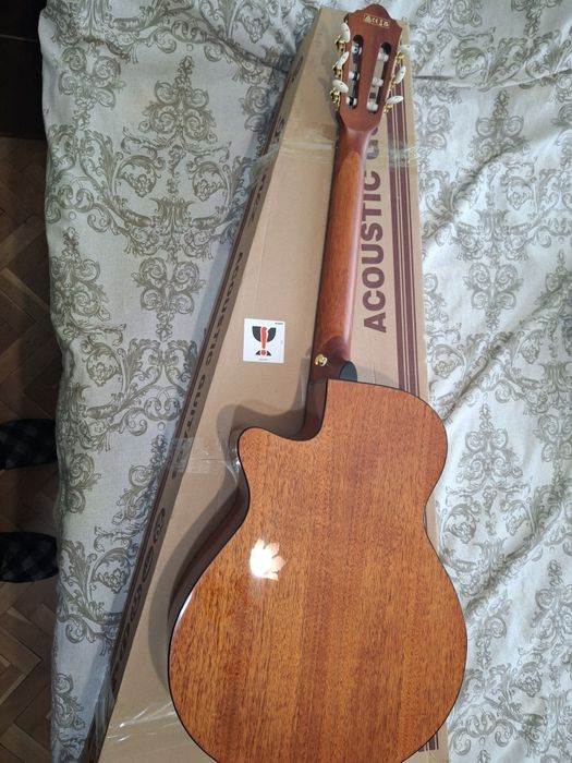 Електро-акустична   китара Ibanez  AGE50N- BKH с електроника и