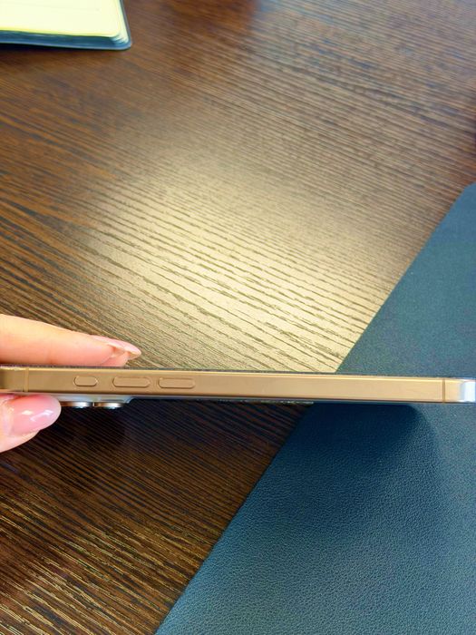 Iphone 16 PRO Max Gold