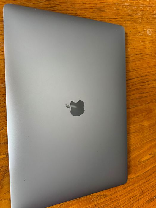 Laptop MacBook Pro 2017 15’,i7,256gb,touchbar