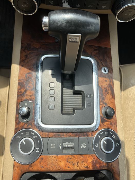 Vand sau schimb moto VW Touareg 2.5 TDI 2005