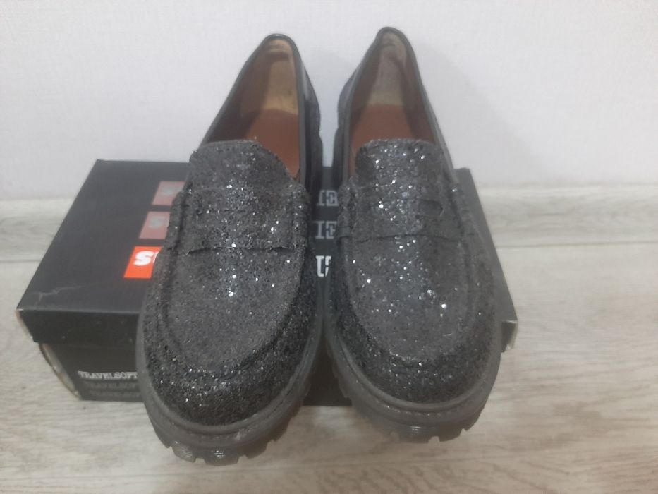 Продам туфли осенние.