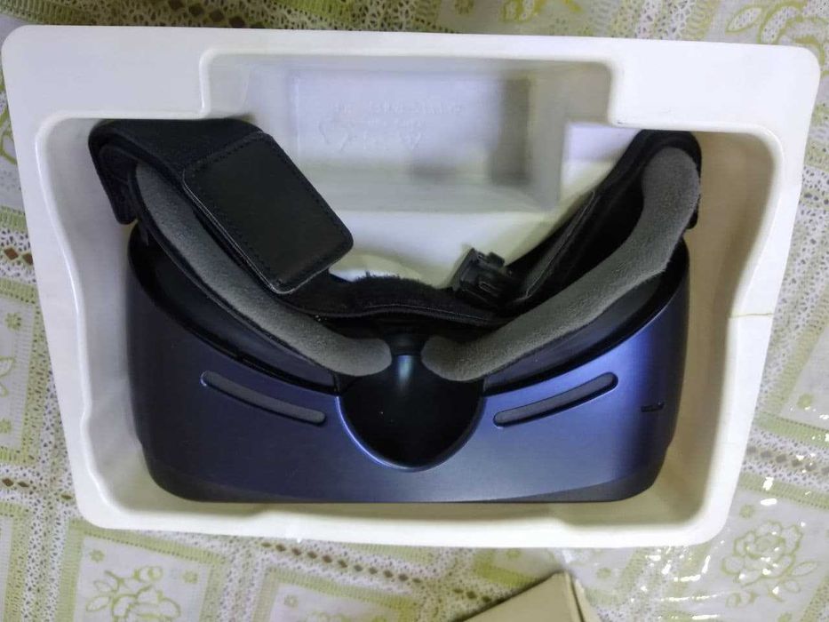 Продается Samsung Gear VR 2