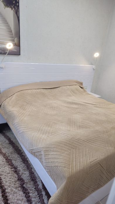 Двухспальную кровать. Продам.