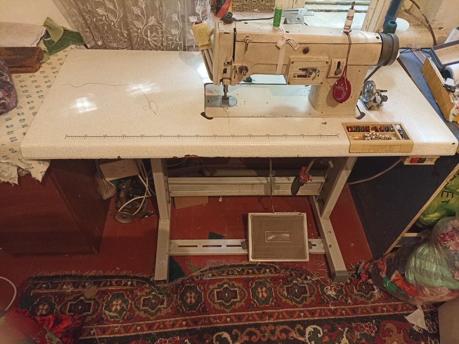 Швейная машинка продается