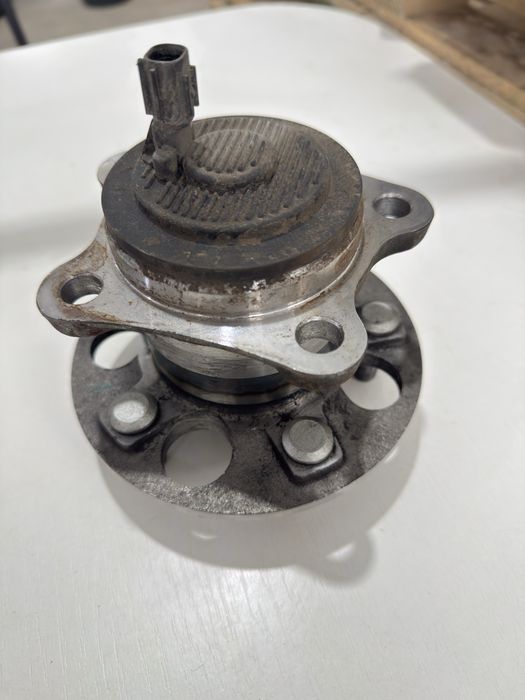 Задние ступицы Тойота Сиенна