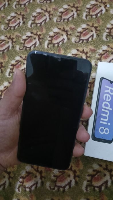 Redmi 8 4/64 gb.