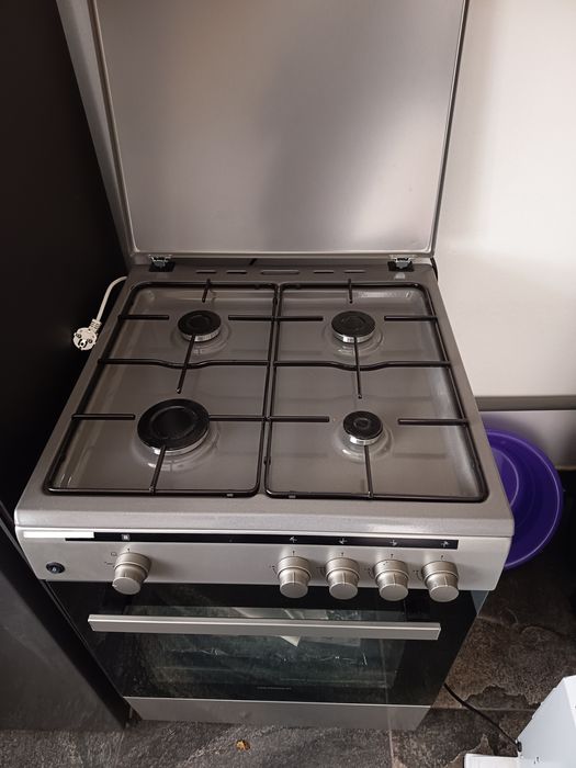 Aragaz HEINNER cu 4 ochiuri