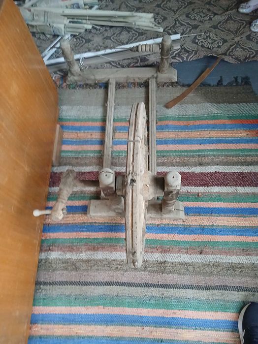 Стар дървен чакрък/ предачка