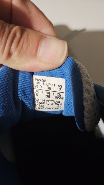 Маратонки за волейбол Asics