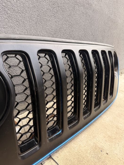Решетка Jeep Wrangler 2023