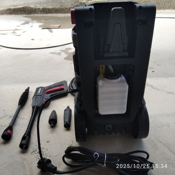 нова водоструйка PARKSIDE PHD 135 F5