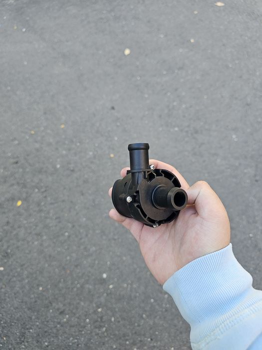 Pompă auxiliară de racire antigel/charge Pierburg 7.06470.16.0pump