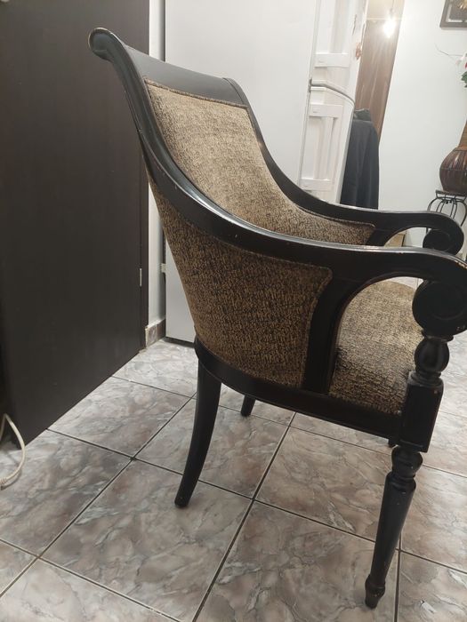 Vand 4 fotolii din lemn masiv