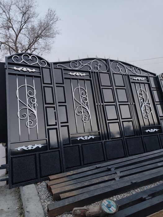 Ворота в наличий и назаказ