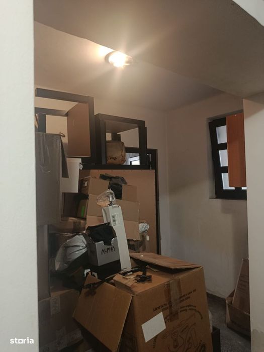 Apartament în vilă de vânzare – demisol înalt, intrare separată