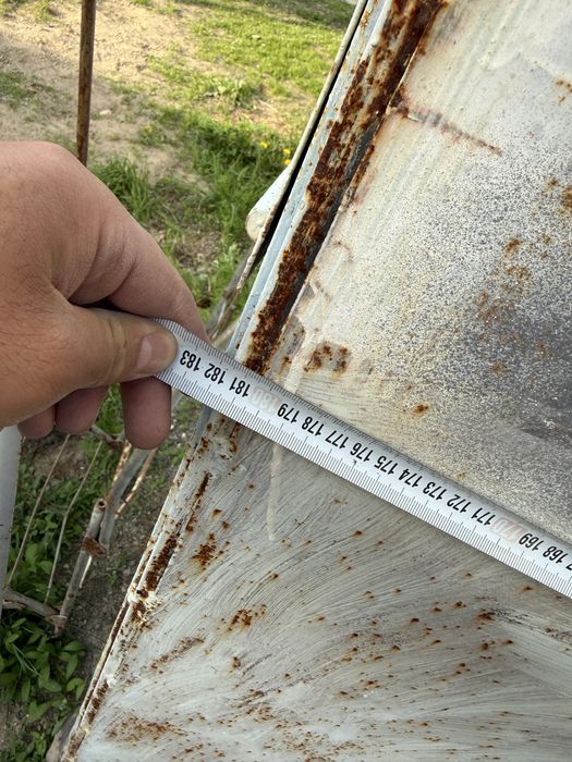 Будка железный вагончик