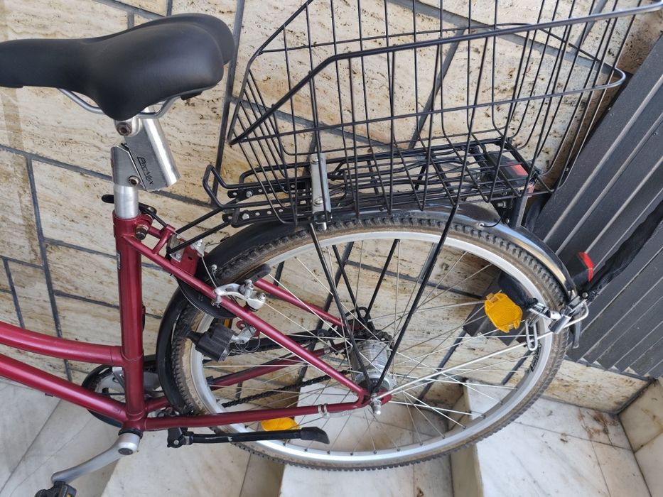 Damă 28 cu 7 viteze