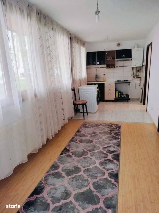 De vanzare apartament cu 2 camere și balcon, 82 mp, zona Roman Voda