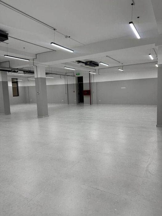 Сдается помещение парк Гофура Гуляма 3000m2