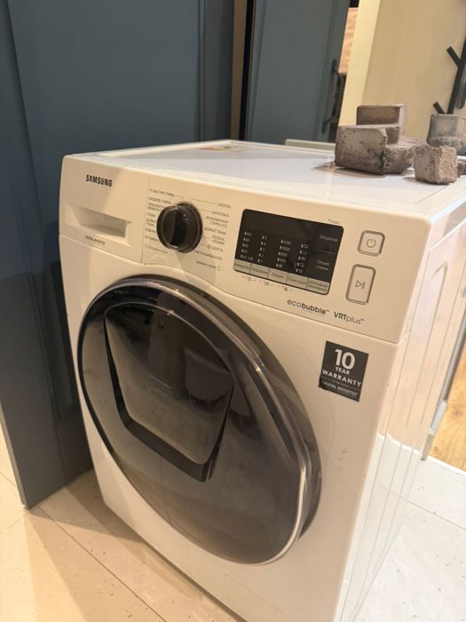 Стиральная машинуа SAMSUNG