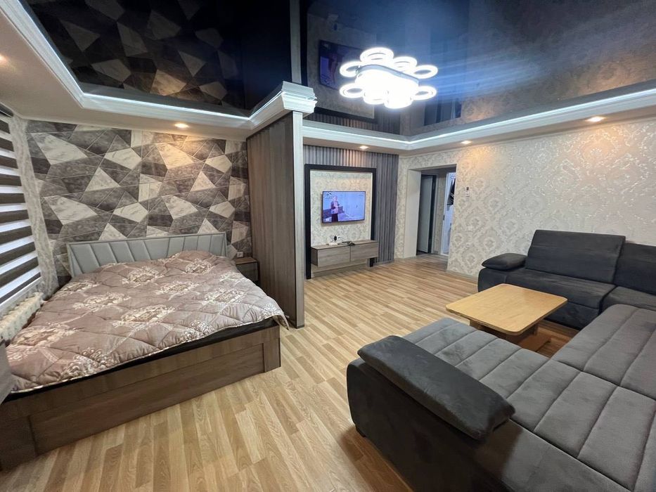 Сдается 2х комнатная квартира
С обстановкой ЛЮКС в горде Алмалыке