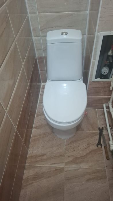 Продам унитаз. Б/у. В отличном состояний