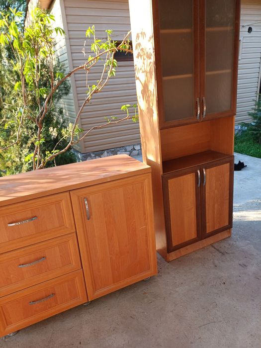 Срочно продам б/У мебель в хорошем состоянии. Цена не дорогая