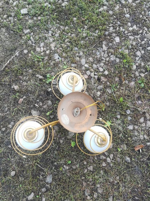 Продам    люстру