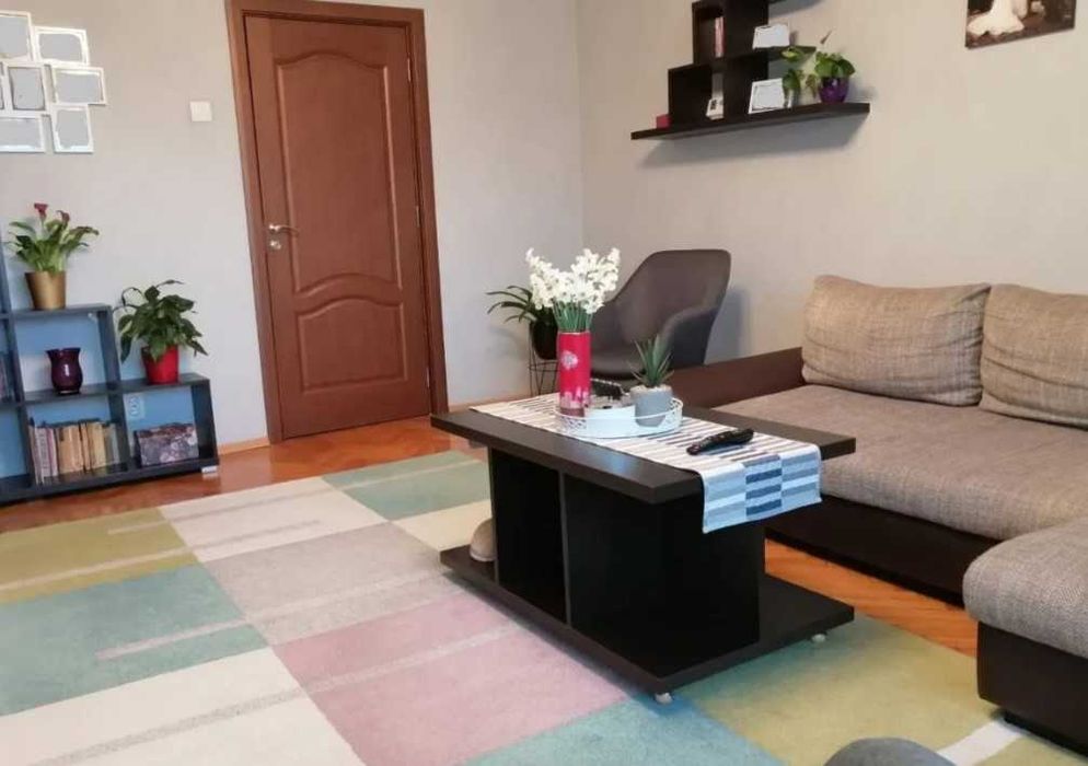 Дава се под наем Тристаен апартамент в Пловдив, Център - 77 кв.м за 193.8 € - Снимка #1