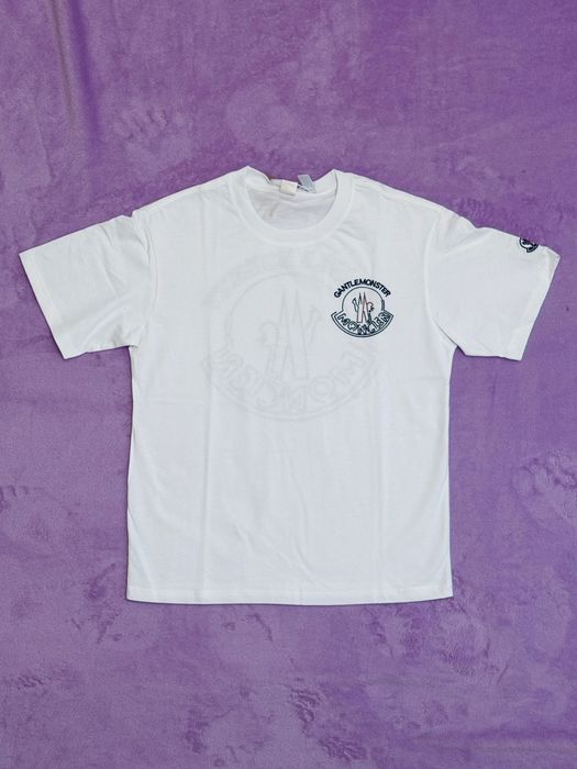 Футболка moncler (есть другие цветы и размеры напишите в ватцап)