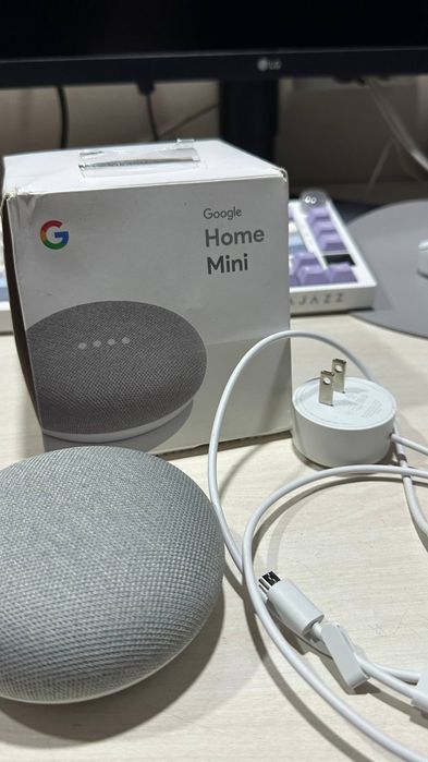 Продаю Google Home Mini.