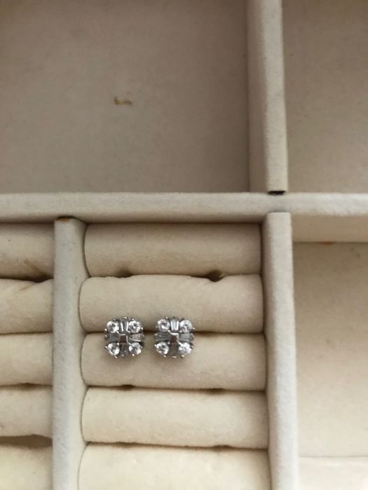 Сребърни обеци с камъни