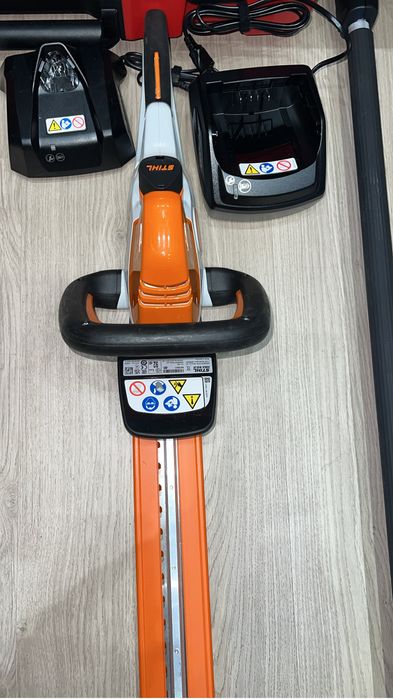 Fierastrau de gard viu Stihl HSA 40,foarfeca si emondor Stihl-Noi