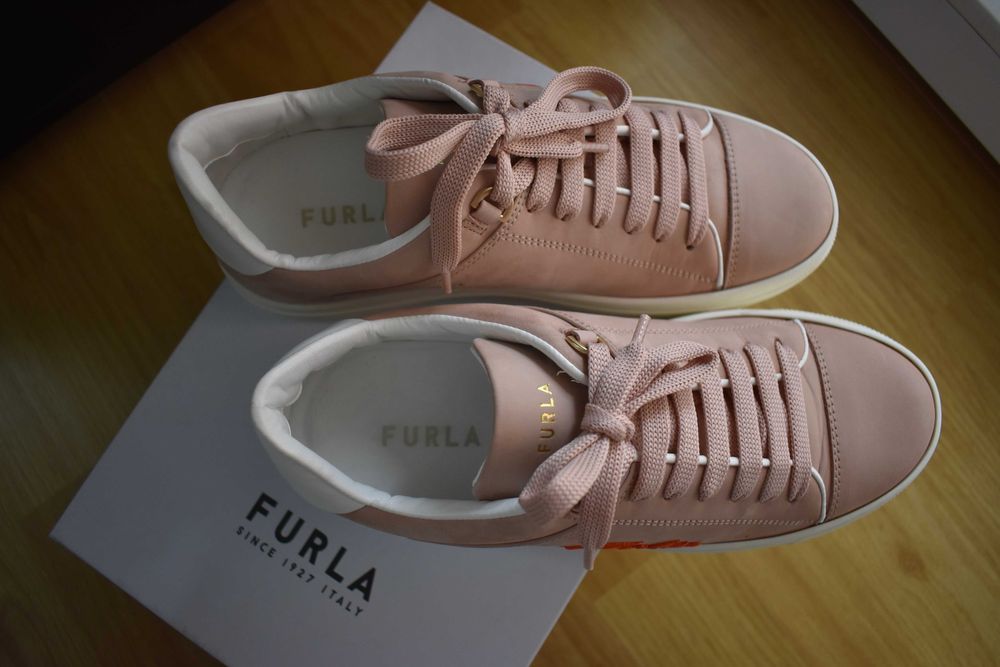 Обувки от естествена кожа Furla