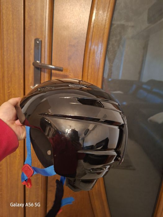 Casca schi pentru cpii  folosita un sezon ,  model nou .