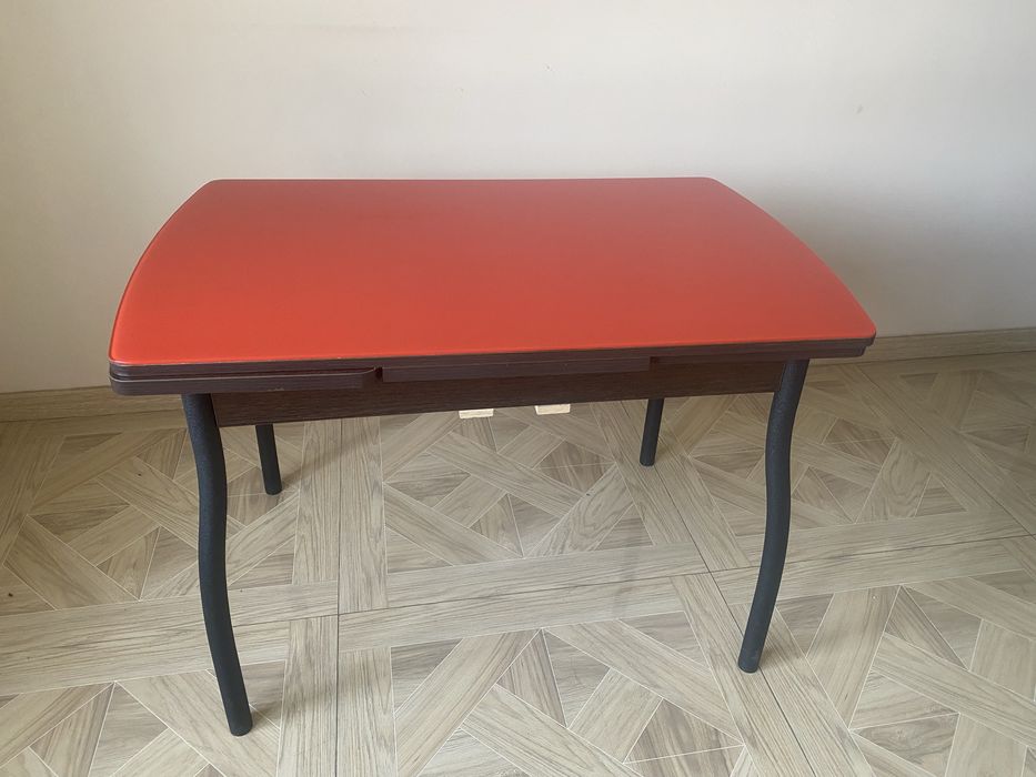 Продам кухонный стол