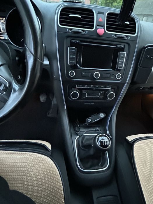 VOLKSWAGEN Golf 2011 — imagine 5
