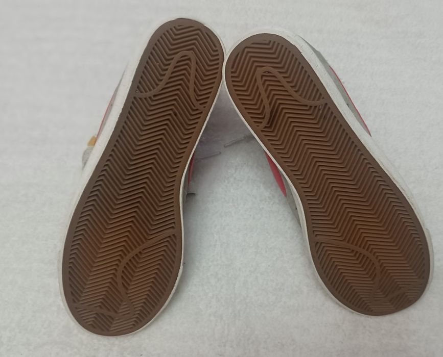 Adidași. Ghete. Nike