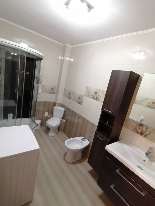 Apartament cu 3 camere 98 mp, închiriere pe termen lung