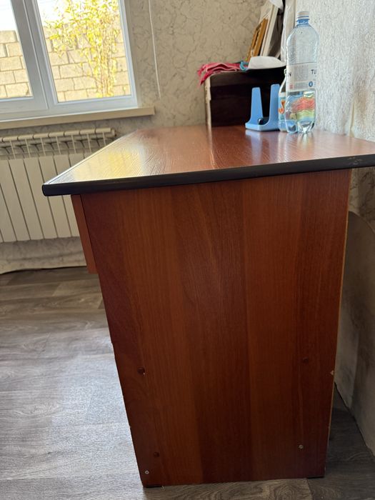 Стол для учебы, для компьютера
