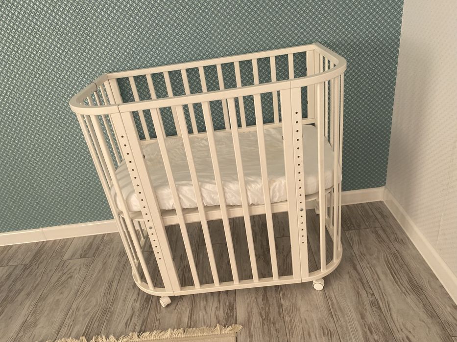 Манеж сатылады жане корпесимен