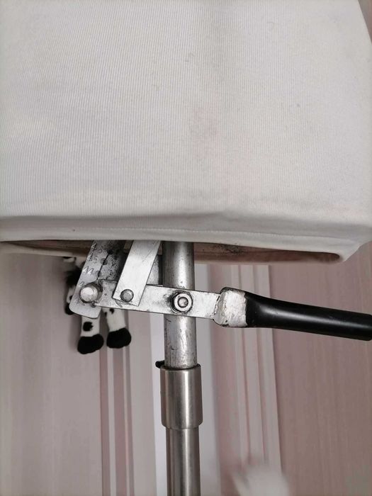 Шивашки манекен със стойка