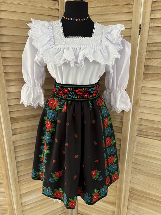 Costum popular pentru femei de Maramures