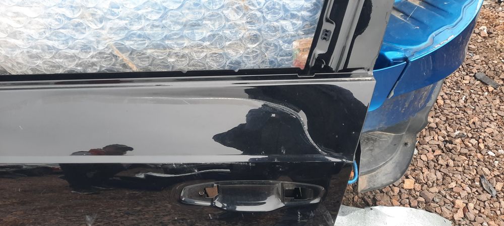 Предна врата за фолксваген е-трон.