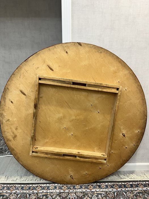 Продам жер стол (круглый стол)