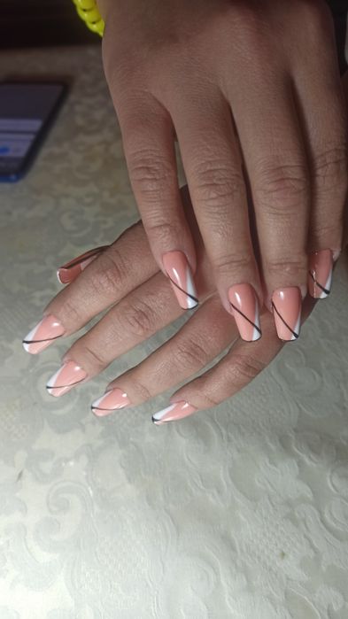 Выезд:Маникюр, педикюр .